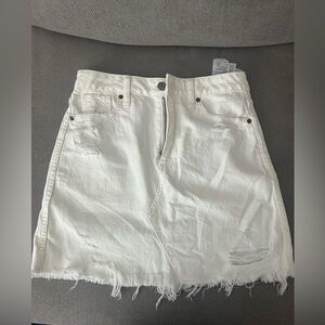 Abercrombie white jean skirt size 24/00